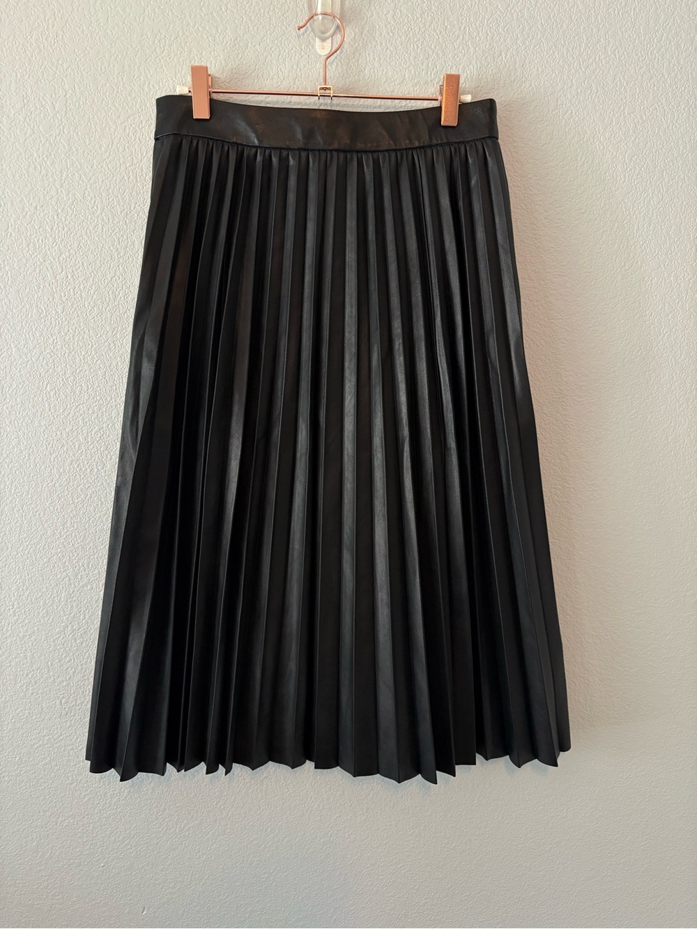 ANTONIO MELANI Black Pleated Leather Midi Skirt - Picture 3 of 7